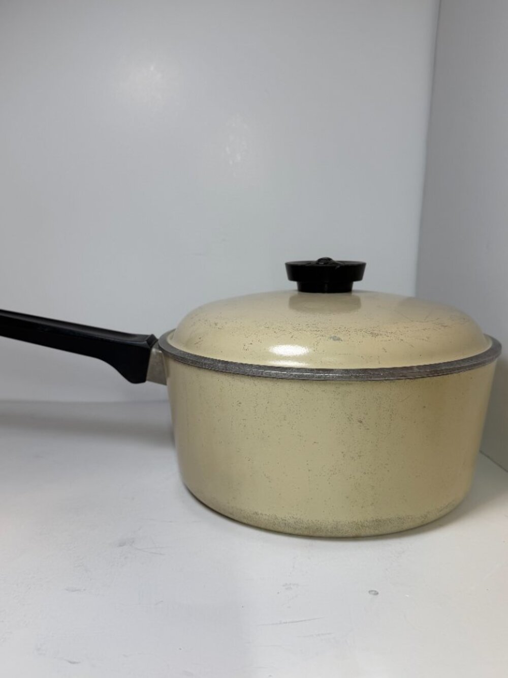 Vintage Club Cookware Aluminum 3 QT Saucepan in Harvest Gold